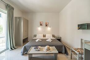 Rhoe Seaside Apartments