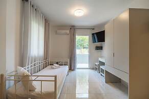 Rhoe Seaside Apartments