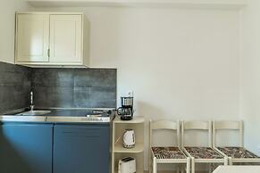 Rhoe Seaside Apartments