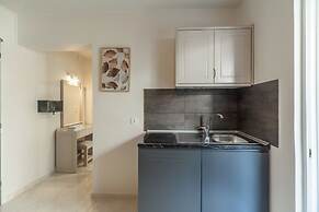 Rhoe Seaside Apartments