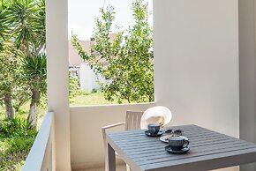 Rhoe Seaside Apartments