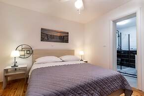 Vintage Winehouse Backov