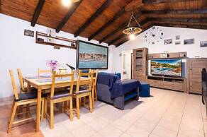 Vintage Winehouse Backov