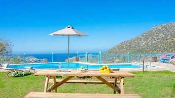 Luxurious Villa Kardi a Small Paradise