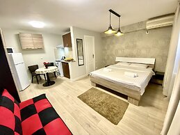 Downtown Victoria Studios By CityBookings