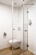 Pink & Blondie ApartHotel - by Loginn