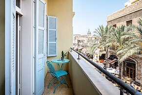 Pink & Blondie ApartHotel - by Loginn