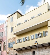 Pink & Blondie ApartHotel - by Loginn