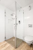 Pink & Blondie ApartHotel - by Loginn