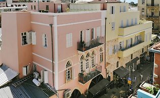 Pink & Blondie ApartHotel - by Loginn