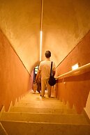 Pink & Blondie ApartHotel - by Loginn