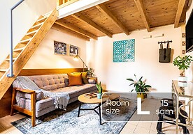 Pink & Blondie ApartHotel - by Loginn