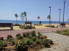 Charming 1-bed Apartment in Nea Moudania