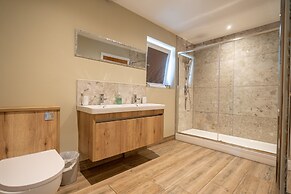 Valley View Luxury Lodges Gamekeepers 4 Bedroomed