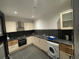 Remarkable 2-bed Apartment in Accra