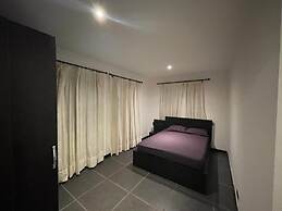 Remarkable 2-bed Apartment in Accra