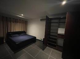 Remarkable 2-bed Apartment in Accra