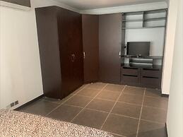 Remarkable 2-bed Apartment in Accra