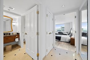 CozySuites Showboat | Bold Ocean Front Villa