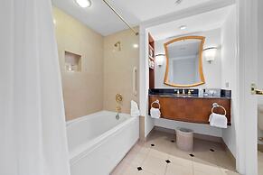 CozySuites at Showboat Bold Beachfront Condo