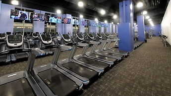 CozySuites Seaside Condo: 2BR3BA Condo Showboat