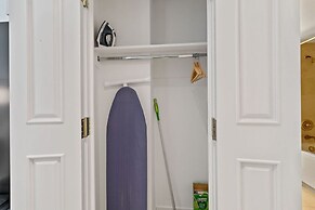 Boardwalk 2BR 3BA Condo Cozysuites at Showboat