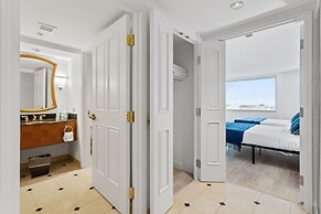 Boardwalk 2BR 3BA Condo Cozysuites at Showboat