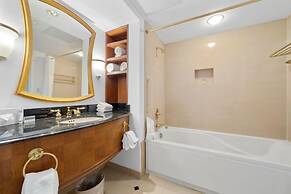 Boardwalk 2BR 3BA Condo by CozySuites