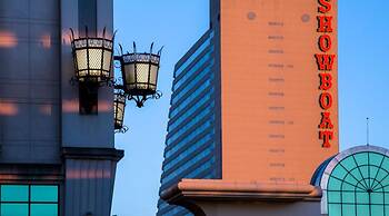 TWO Modern Condos on the Boardwalk by Cozysuites