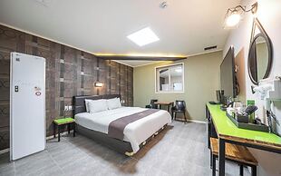 Gwangju Chungjangro Gold Brown Hotel