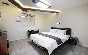 Gwangju Chungjangro Gold Brown Hotel