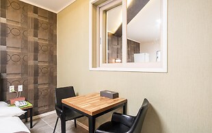 Gwangju Chungjangro Gold Brown Hotel