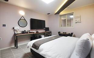 Gwangju Chungjangro Gold Brown Hotel
