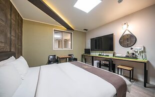 Gwangju Chungjangro Gold Brown Hotel