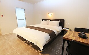Gwangju Chungjangro Gold Brown Hotel