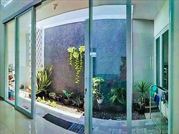 Villa Mangli Monochrome Syariah by eCommerceloka