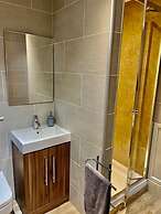 Stunning Spacious Apartment on River Ness