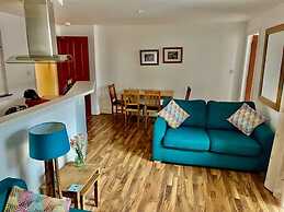 Stunning Spacious Apartment on River Ness