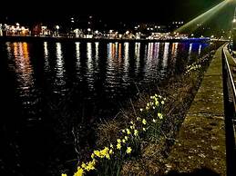 Stunning Spacious Apartment on River Ness