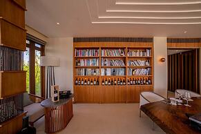 Kuda Villingili Resort Maldives