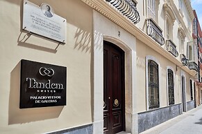 Tandem Veedor De Galeras Suites