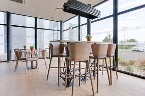 B&B HOTEL Reims Croix Blandin