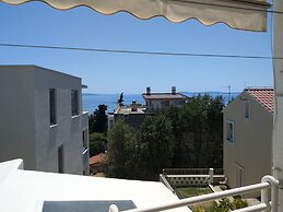 Comfort Apt.w.balcony Near Beach,marjan and Center