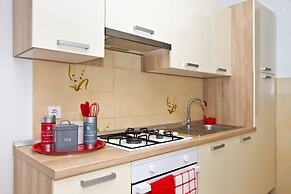 Comfort Apt.w.balcony Near Beach,marjan and Center