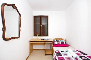 Comfort Apt.w.balcony Near Beach,marjan and Center