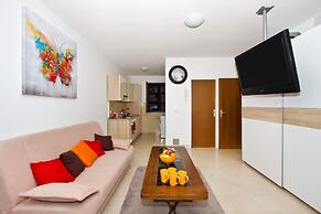 Comfort Apt.w.balcony Near Beach,marjan and Center