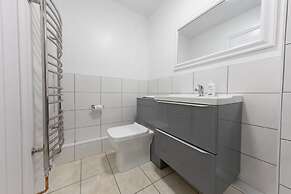 Platform Holderness House