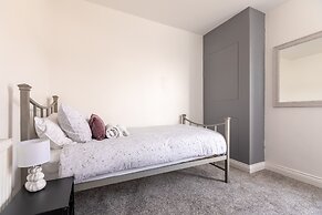 Platform Holderness House