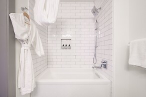 The Setting Inn Willamette Valley