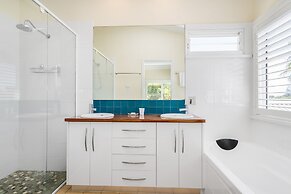 Your Luxury Escape - Away on Seaview